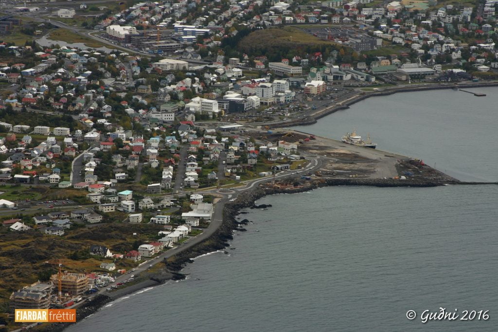 Herjólfsgata og Norðurbakkinn eftir að allar byggingar voru farnar.