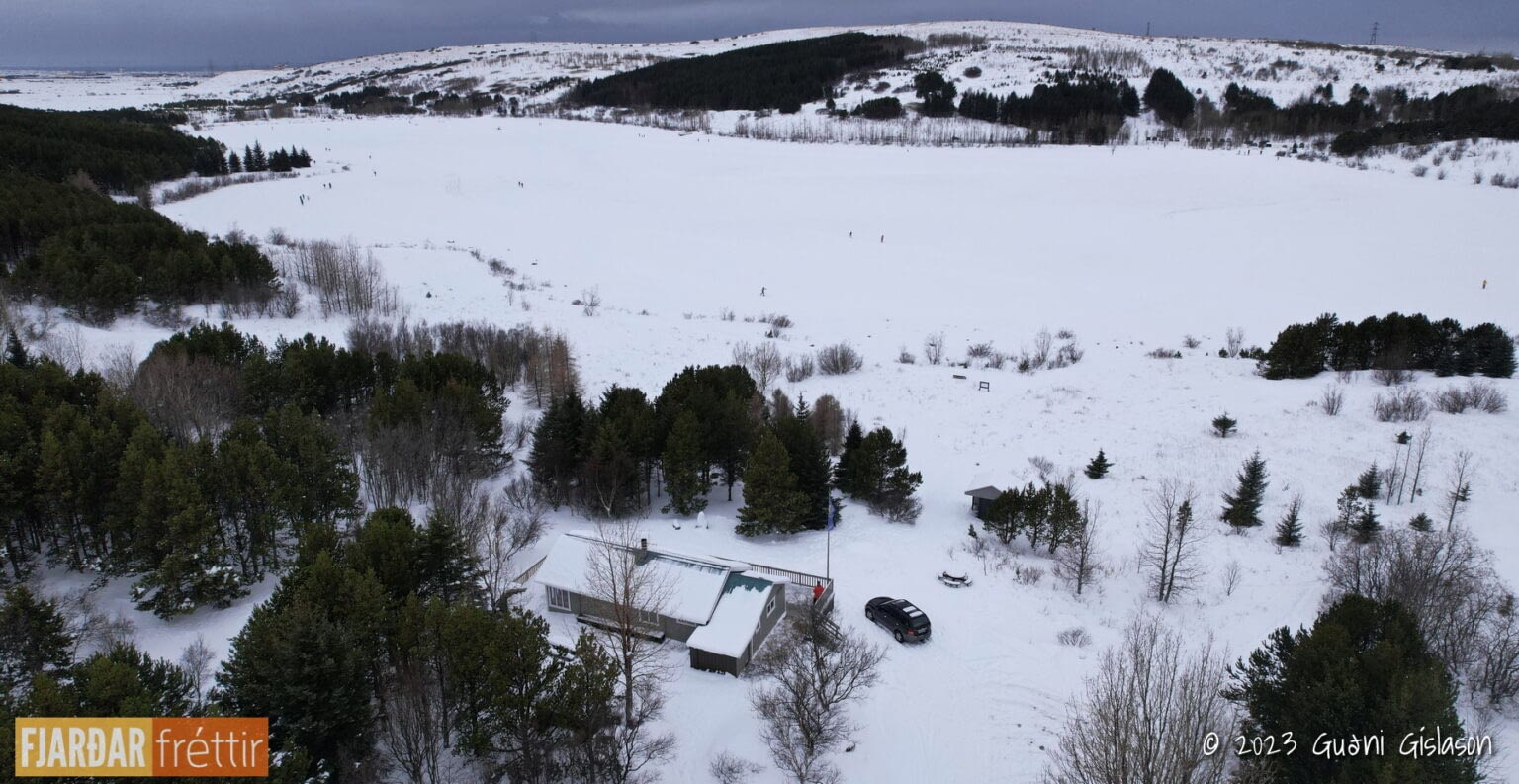 Hvaleyrarvatn, Skátalundur